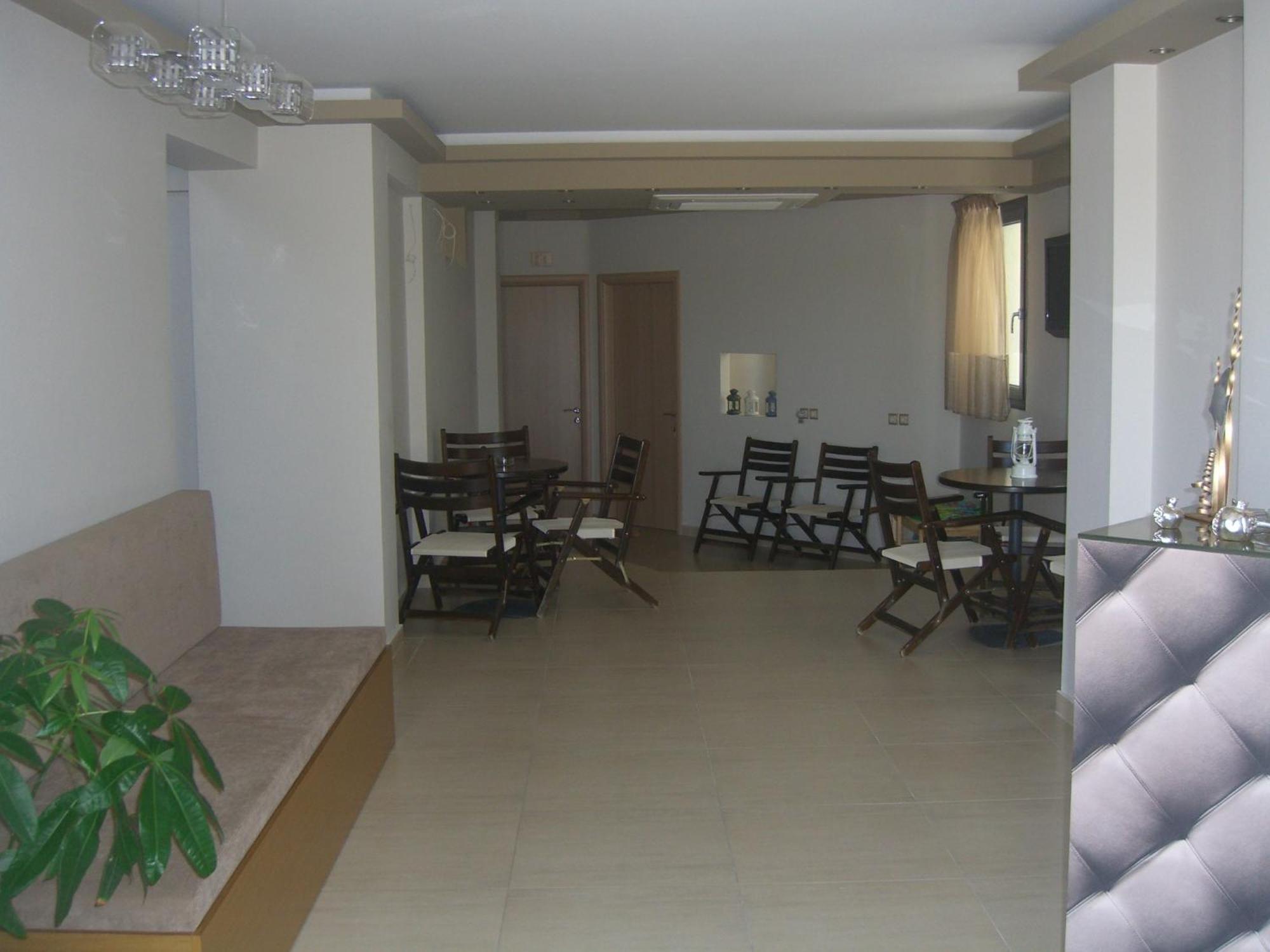 Niriides Studios And Apartments Paralía エクステリア 写真