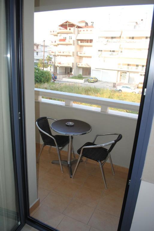 Niriides Studios And Apartments Paralía 部屋 写真