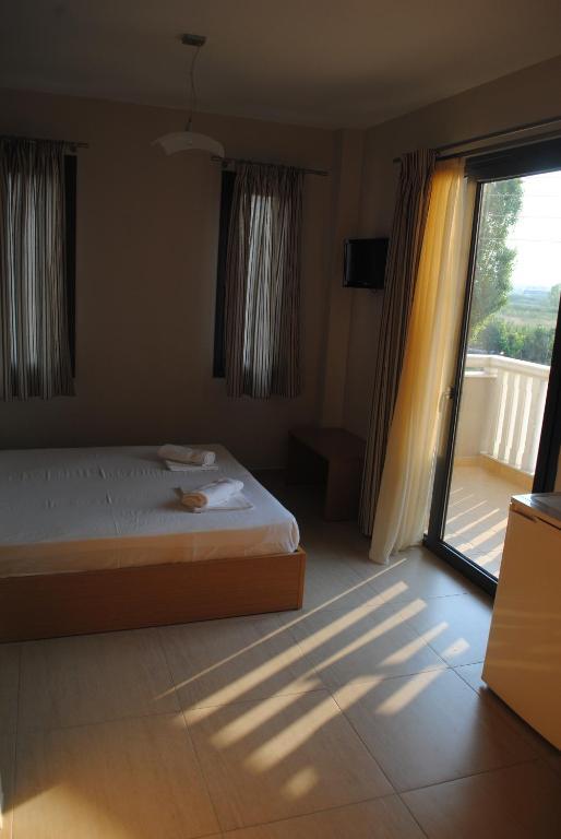Niriides Studios And Apartments Paralía 部屋 写真