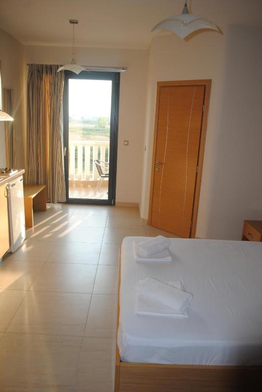 Niriides Studios And Apartments Paralía 部屋 写真